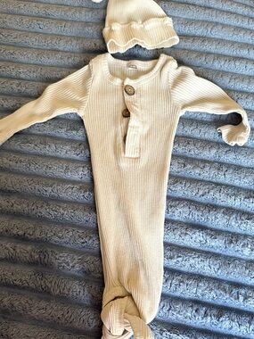 Neutral Cream Ribbed Knotted Baby Gown & Hat Set